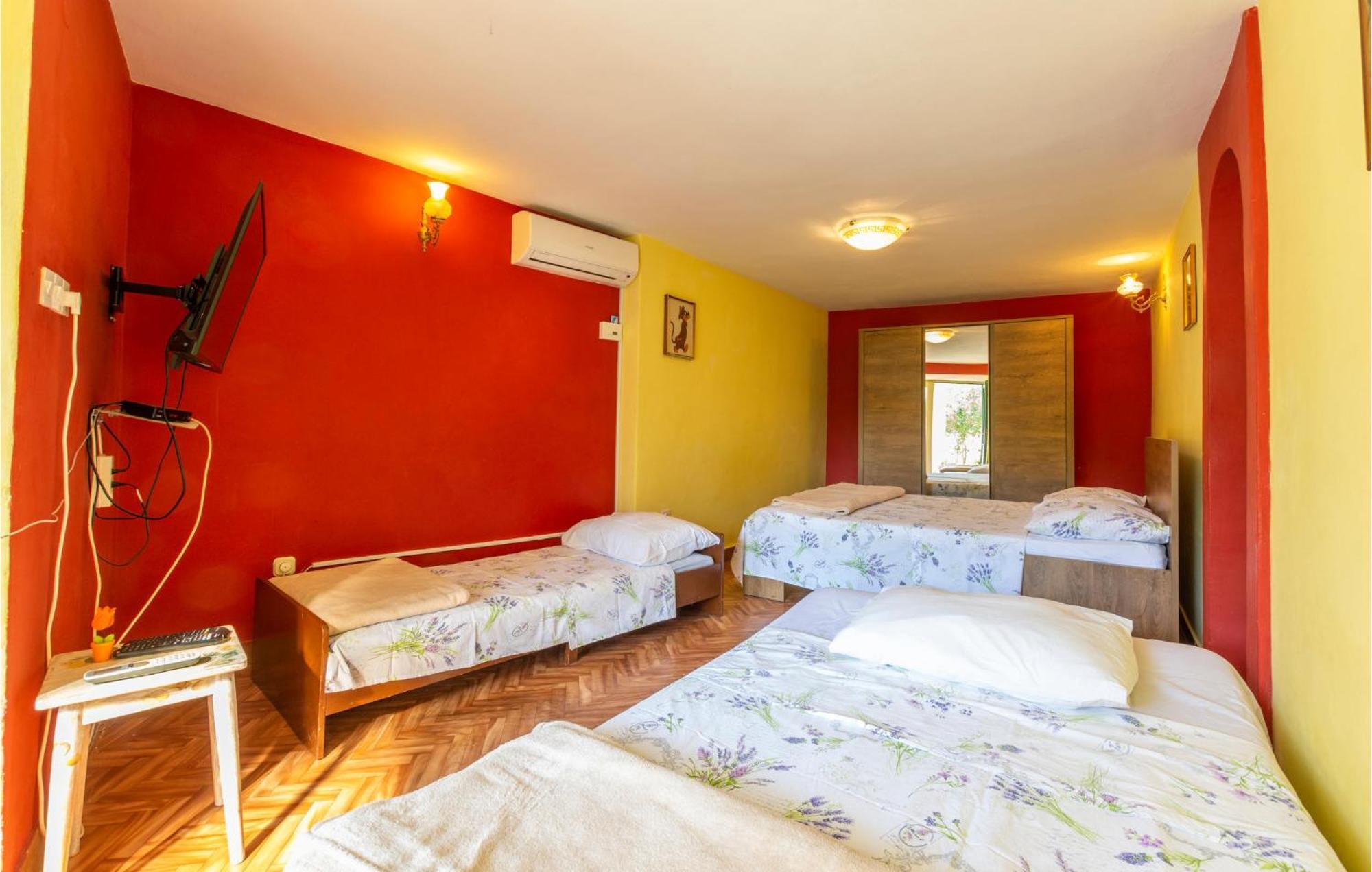 Lovely Apartment In Omis With Kitchen 外观 照片