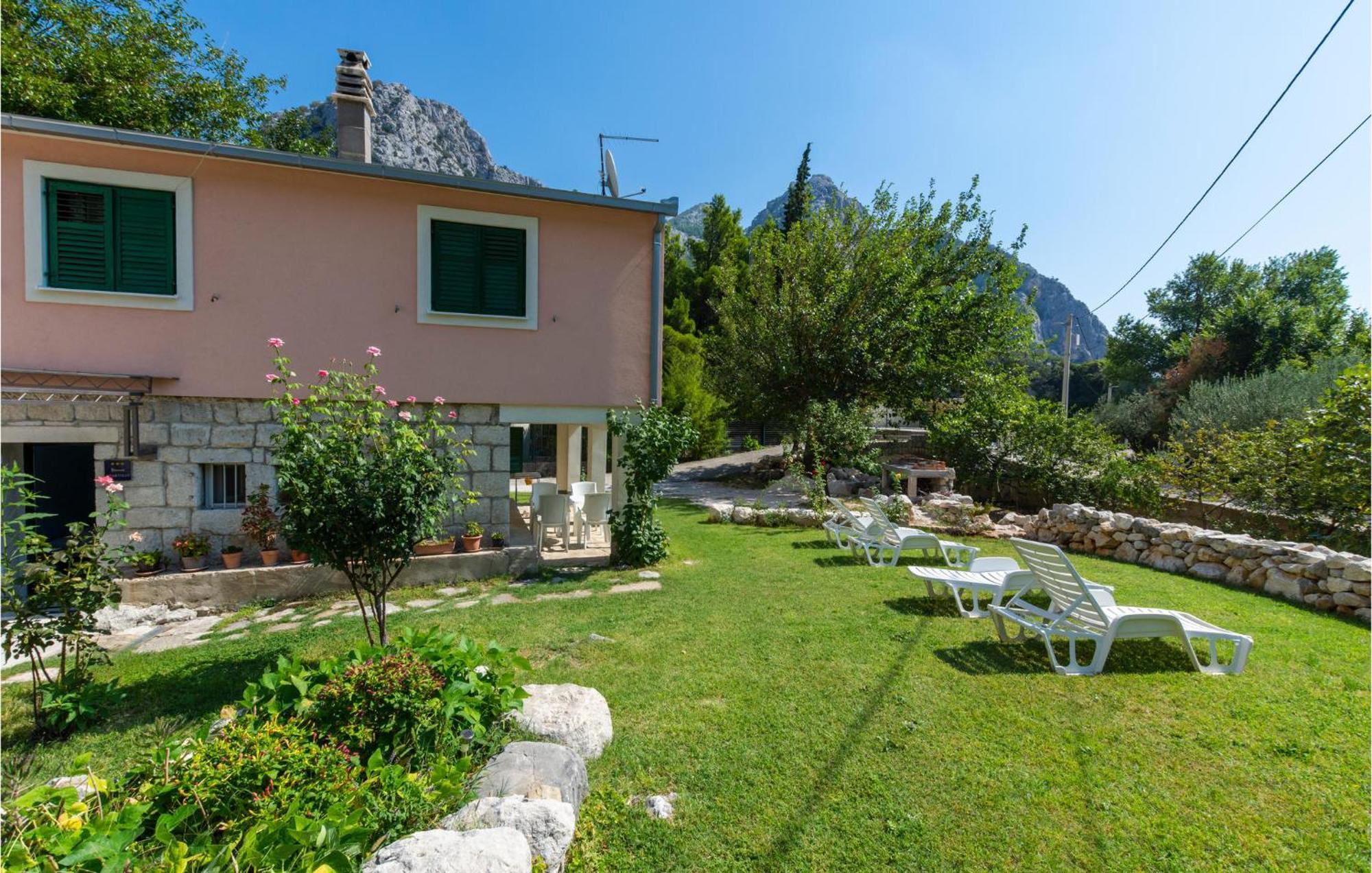 Lovely Apartment In Omis With Kitchen 外观 照片